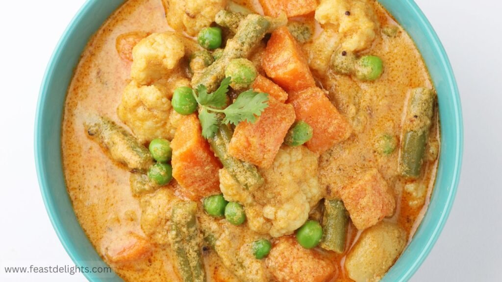 Creamy Vegetable Curry with Coconut Milk