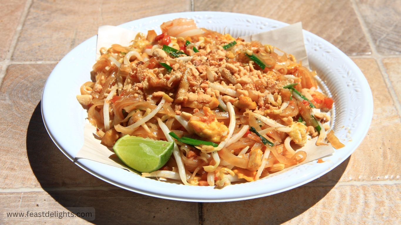Vegetable Pad Thai with Tofu, Egg and Tamarind