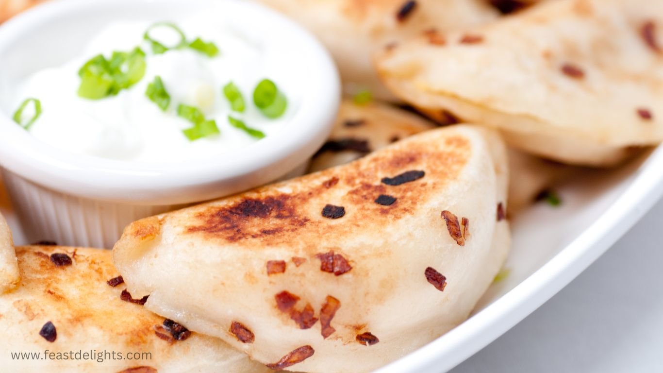 Вареники з картоплею та цибулею